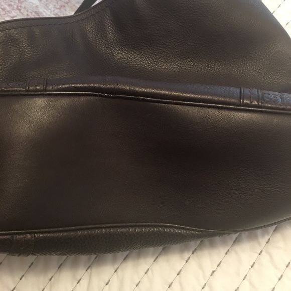 Authentic Gucci Signoria Leather Handbag - Picture 6 of 8